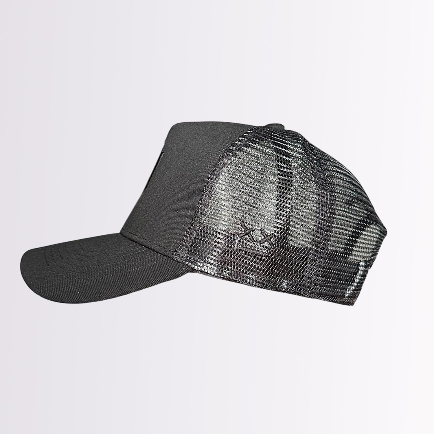 BASIC ALL-BLACK CAP COCONIXXE