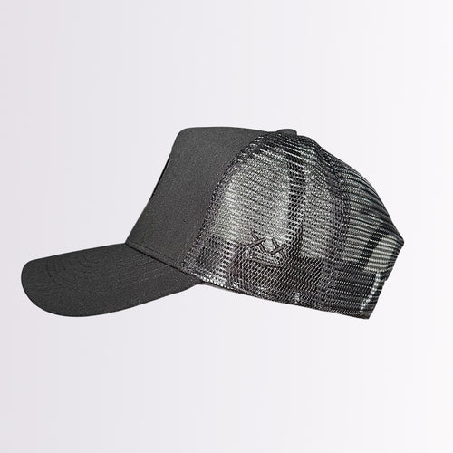 BASIC ALL-BLACK CAP COCONIXXE