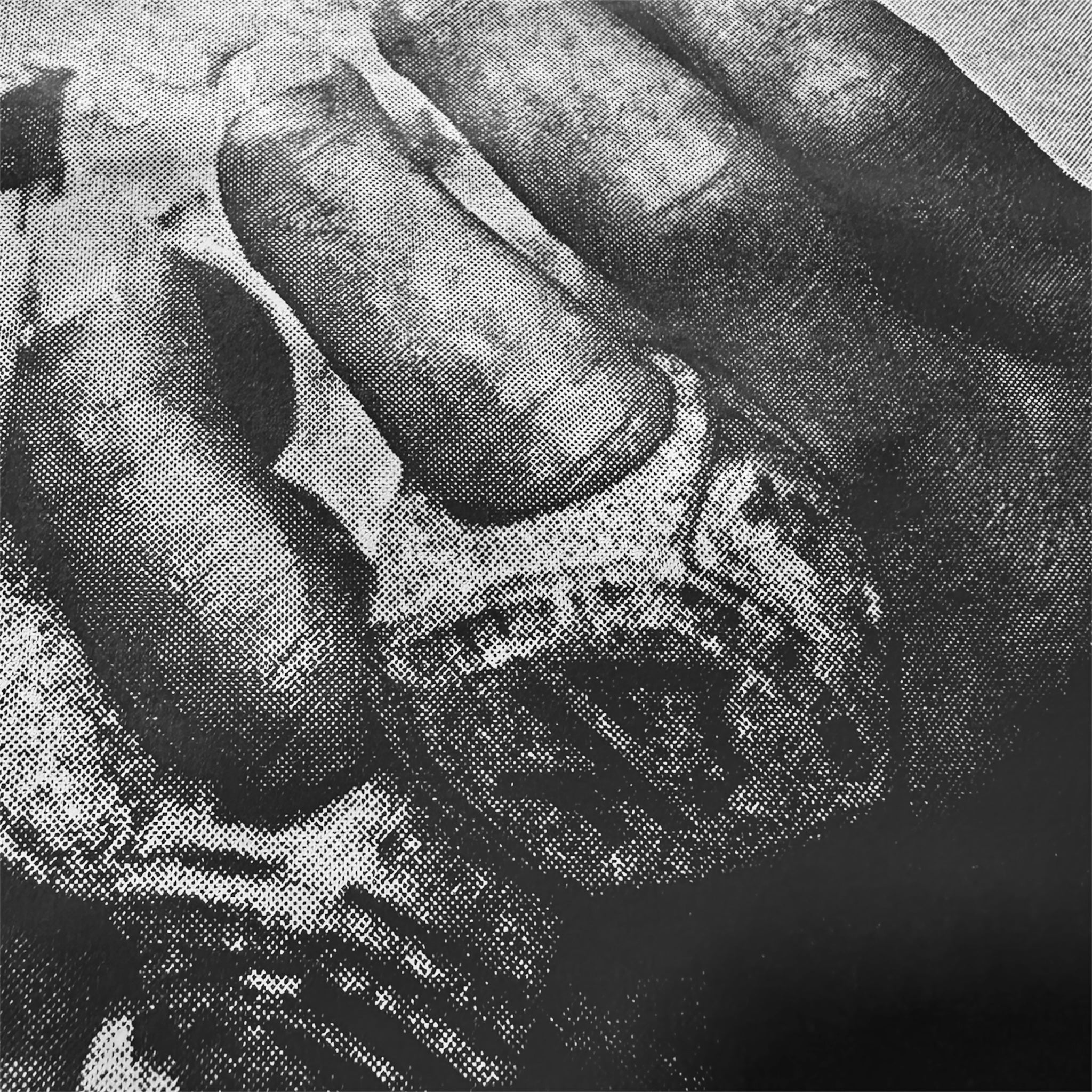 CAMISETA REGULAR NEGRA